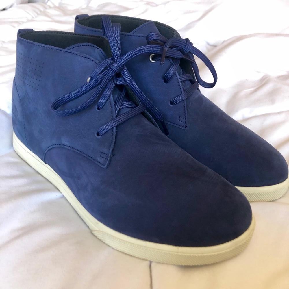 Navy Under Armour Chukka Boots (kids 6 womens 7.5)